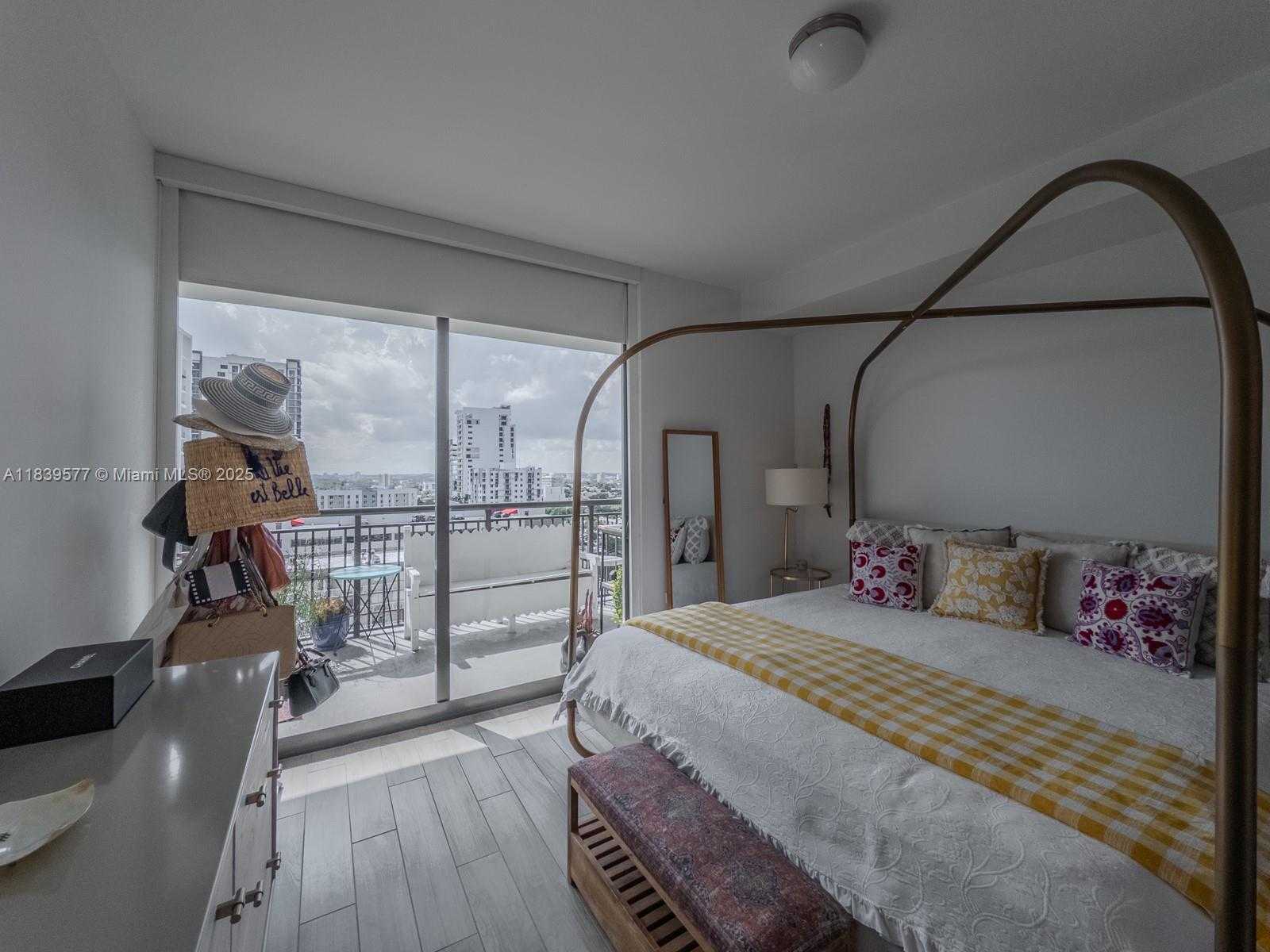 Small Image of 999 SOUTH WEST 1ST AVE #1609, Miami Number 11