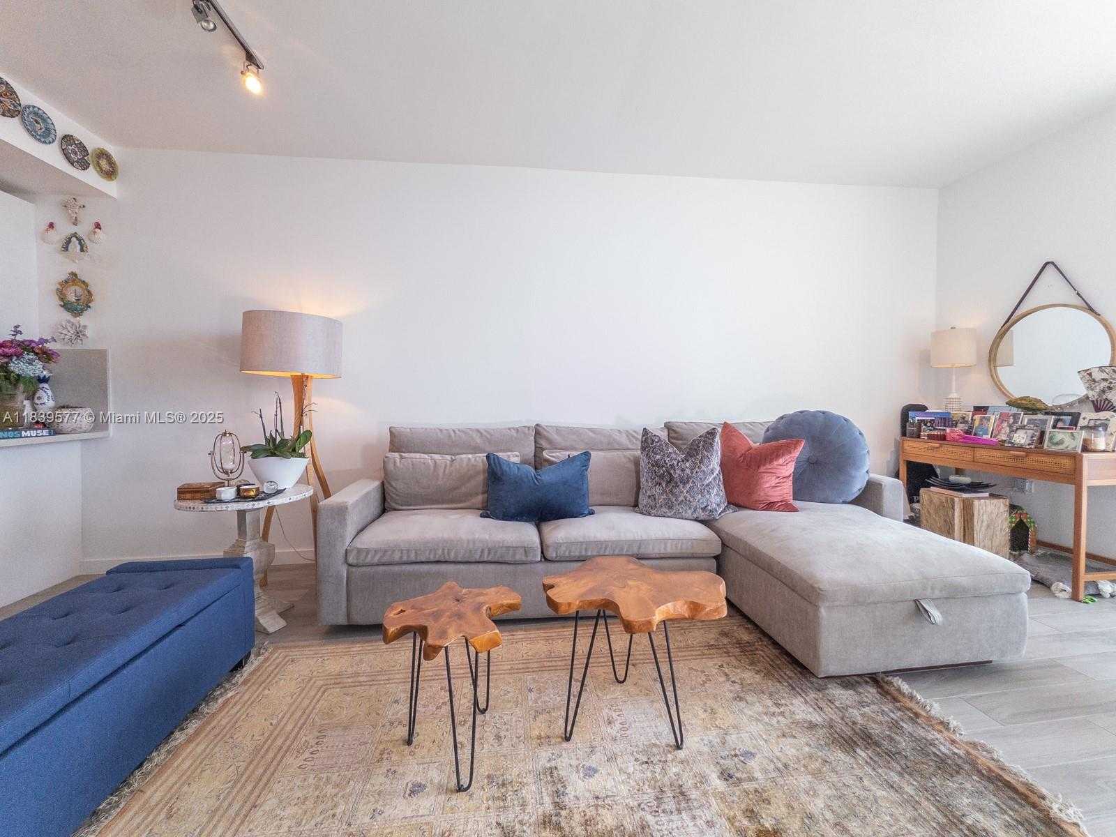 Small Image of 999 SOUTH WEST 1ST AVE #1609, Miami Number 6