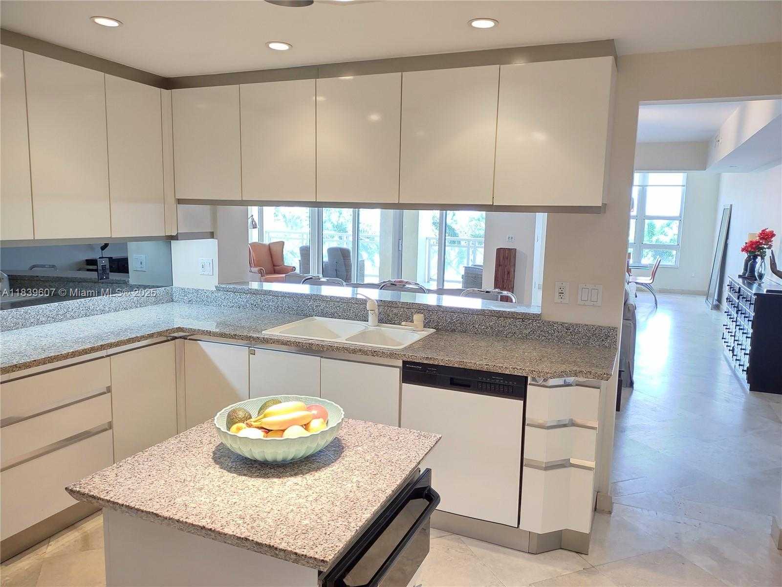 Small Image of 445 GRAND BAY DR #601, Key Biscayne Number 20