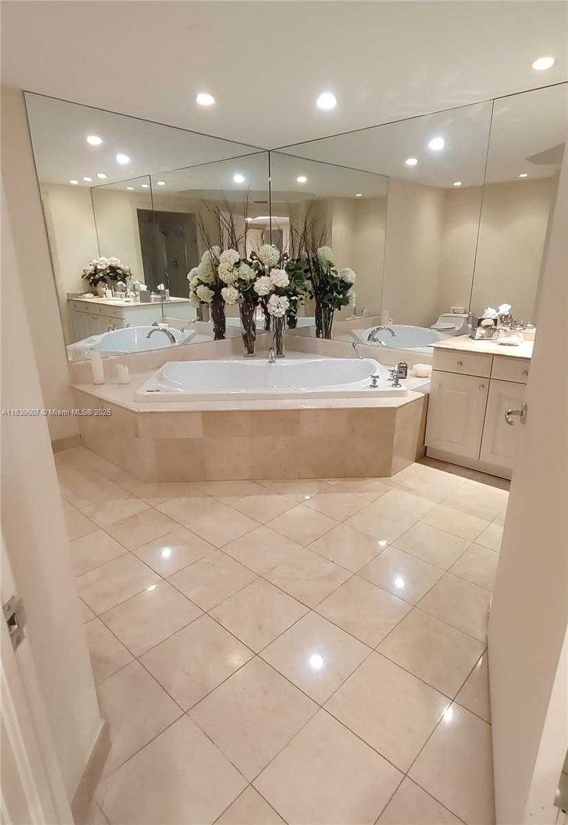 Small Image of 445 GRAND BAY DR #601, Key Biscayne Number 27