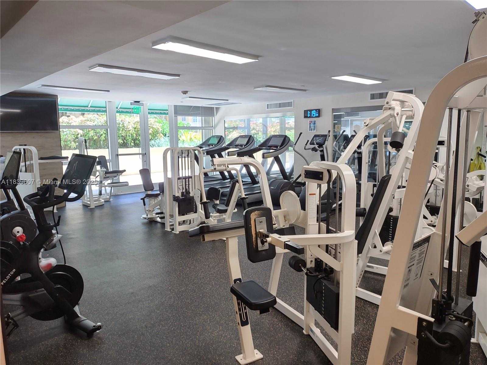 Small Image of 445 GRAND BAY DR #601, Key Biscayne Number 39