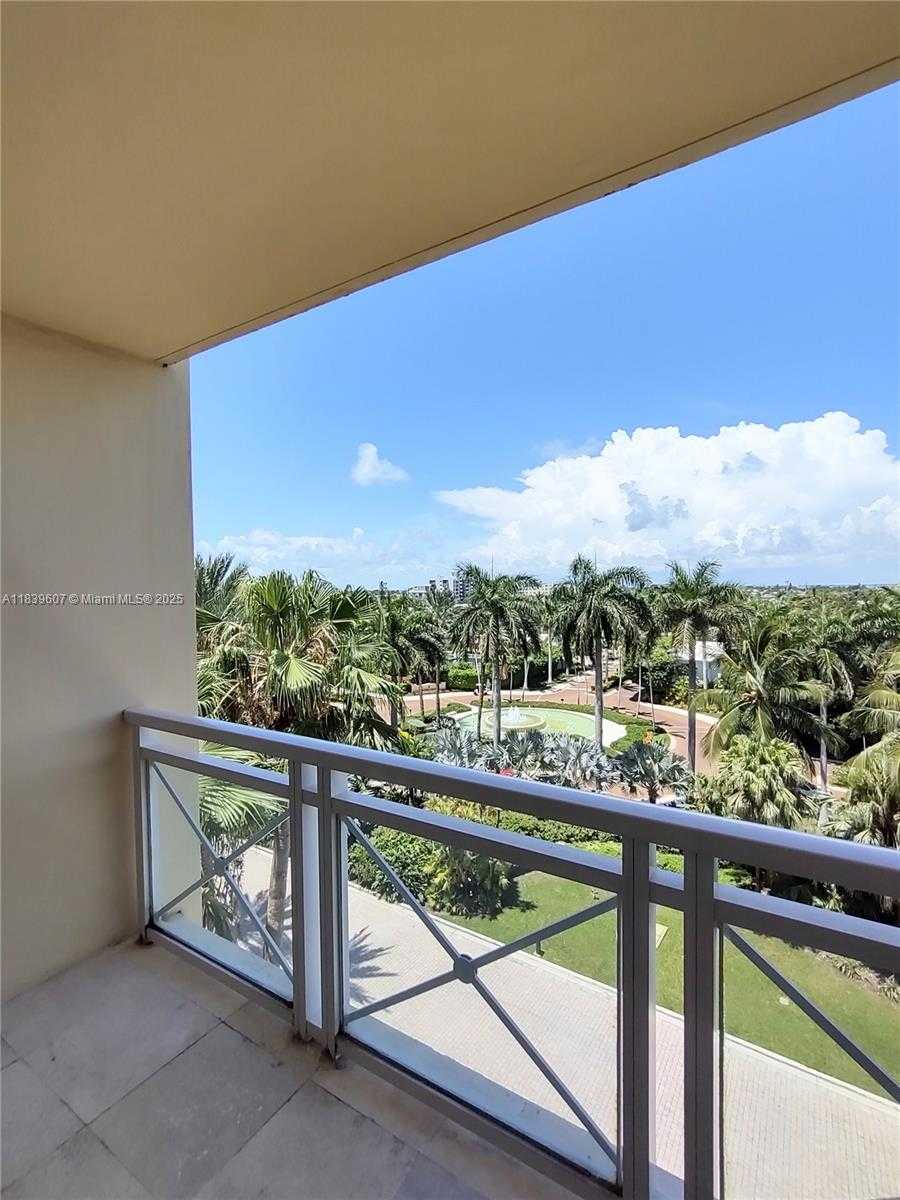 Small Image of 445 GRAND BAY DR #601, Key Biscayne Number 4