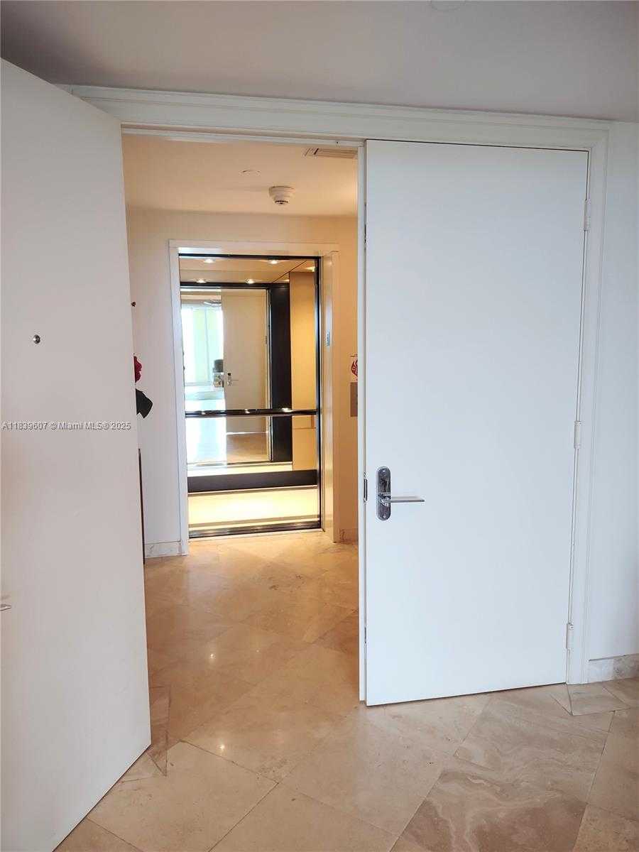 Small Image of 445 GRAND BAY DR #601, Key Biscayne Number 8