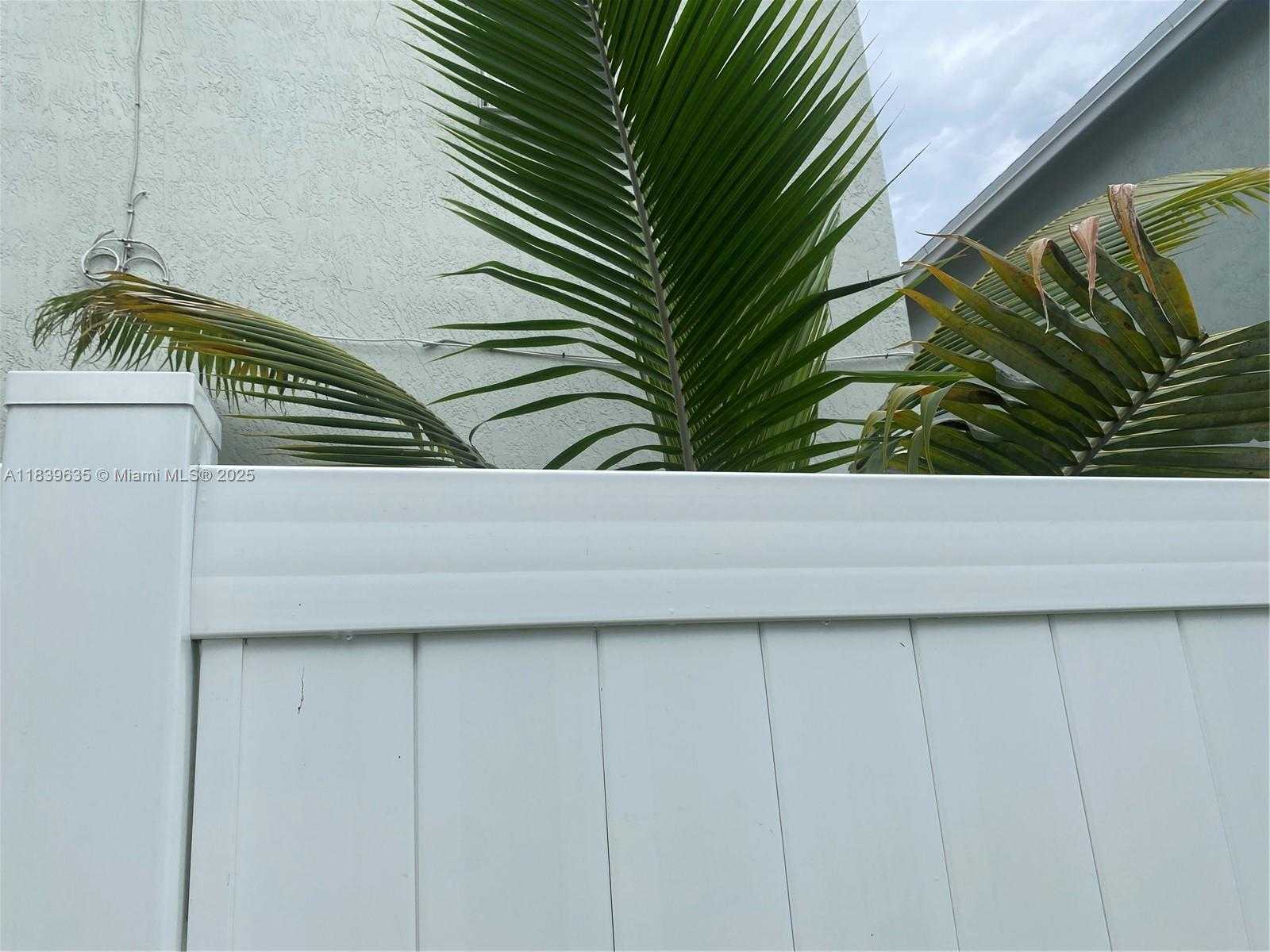 Small Image of 6006 PLUM PL, Tamarac Number 2