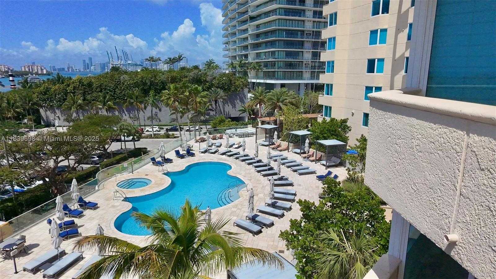 Small Image of 300 SOUTH POINTE DR #501, Miami Beach Number 2