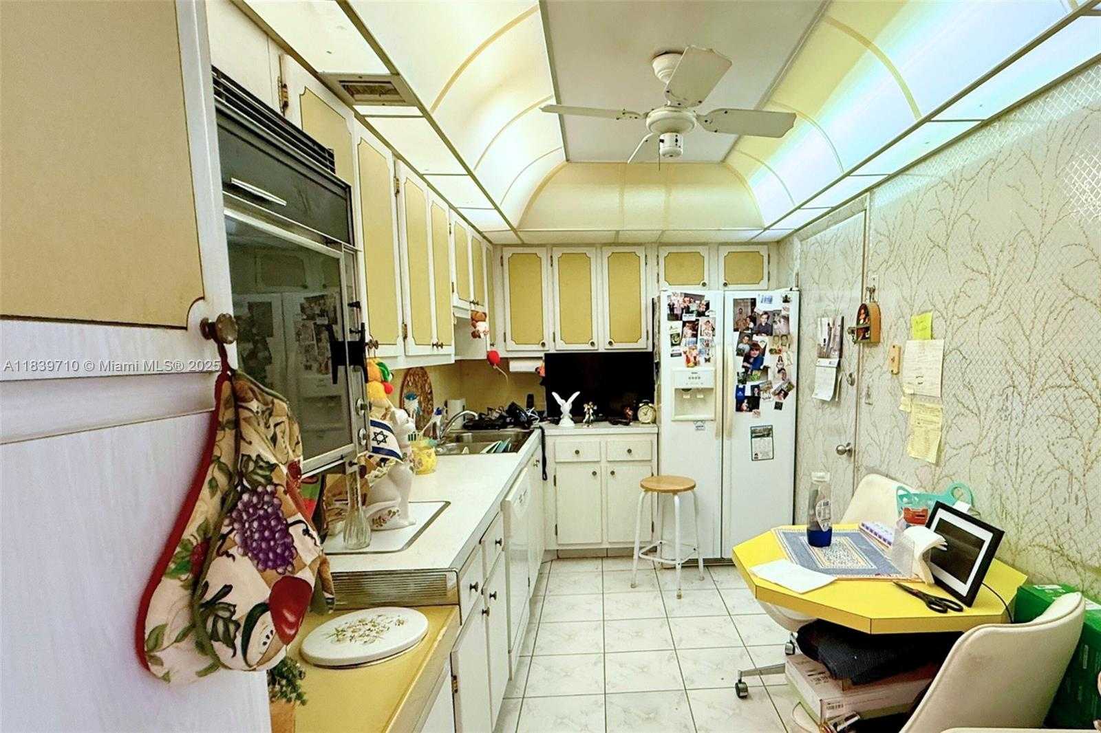 Small Image of 1849 SOUTH OCEAN DR #507, Hallandale Beach Number 21