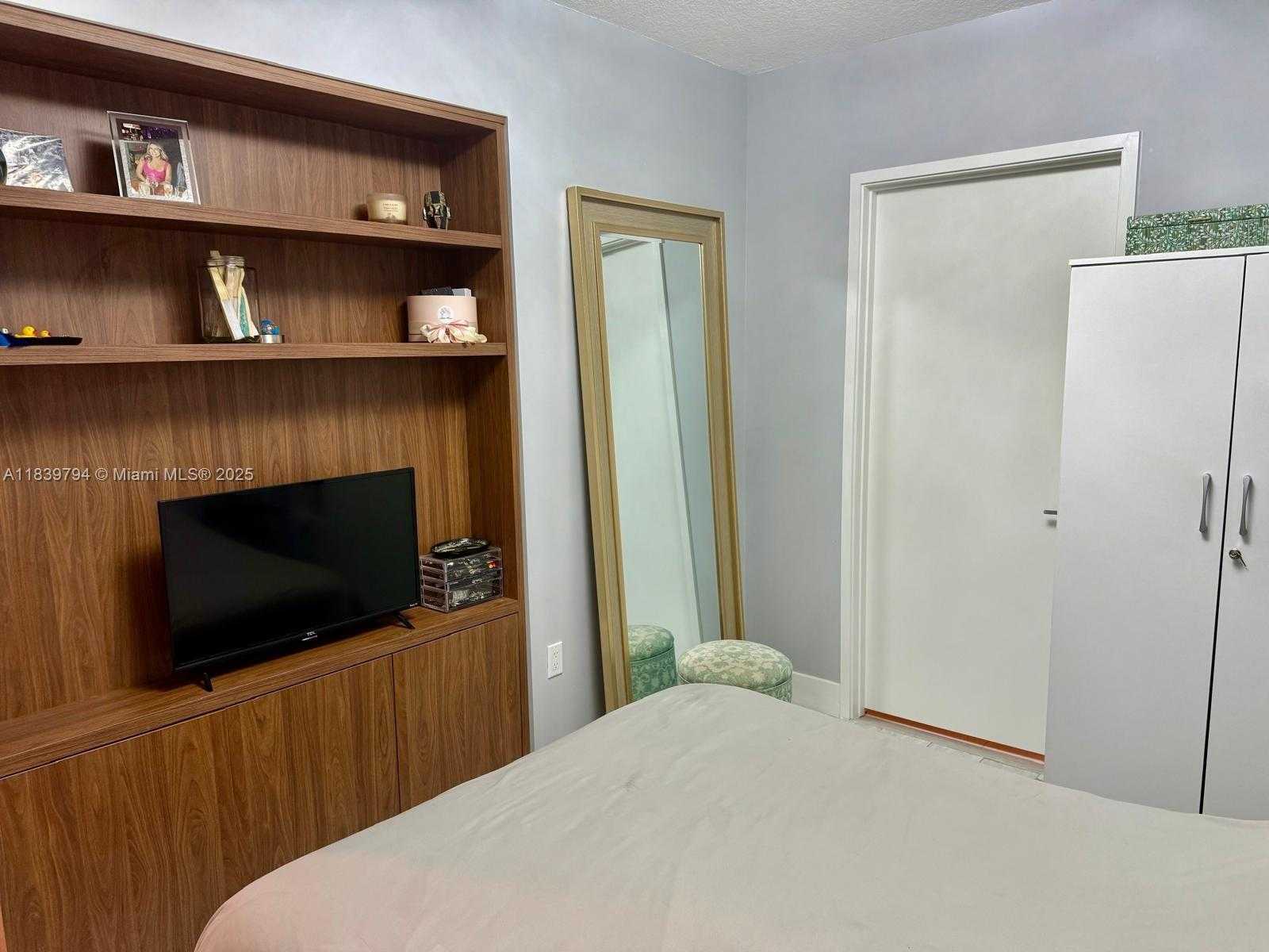 Small Image of 300 SUNNY ISLES BLVD #4-1806, Sunny Isles Beach Number 23