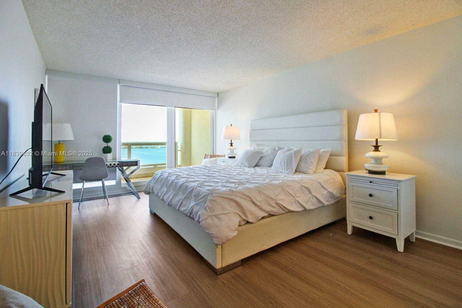 Small Image of 1717 NORTH BAYSHORE DR #A-2635, Miami Number 12