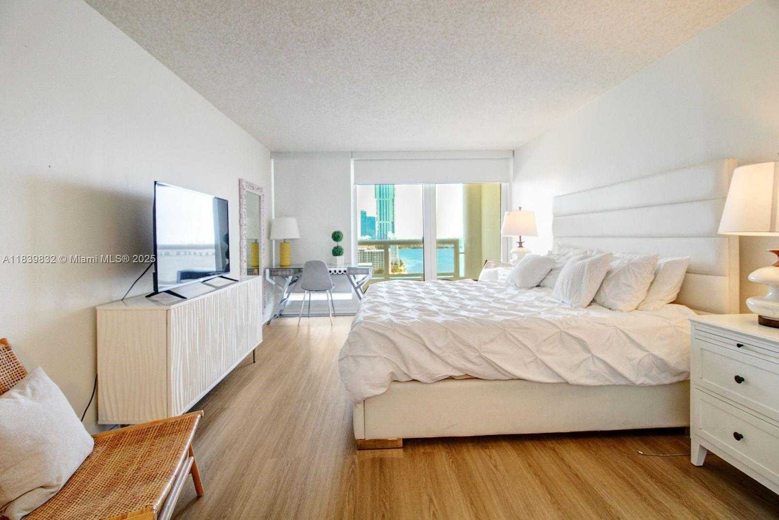 Small Image of 1717 NORTH BAYSHORE DR #A-2635, Miami Number 13