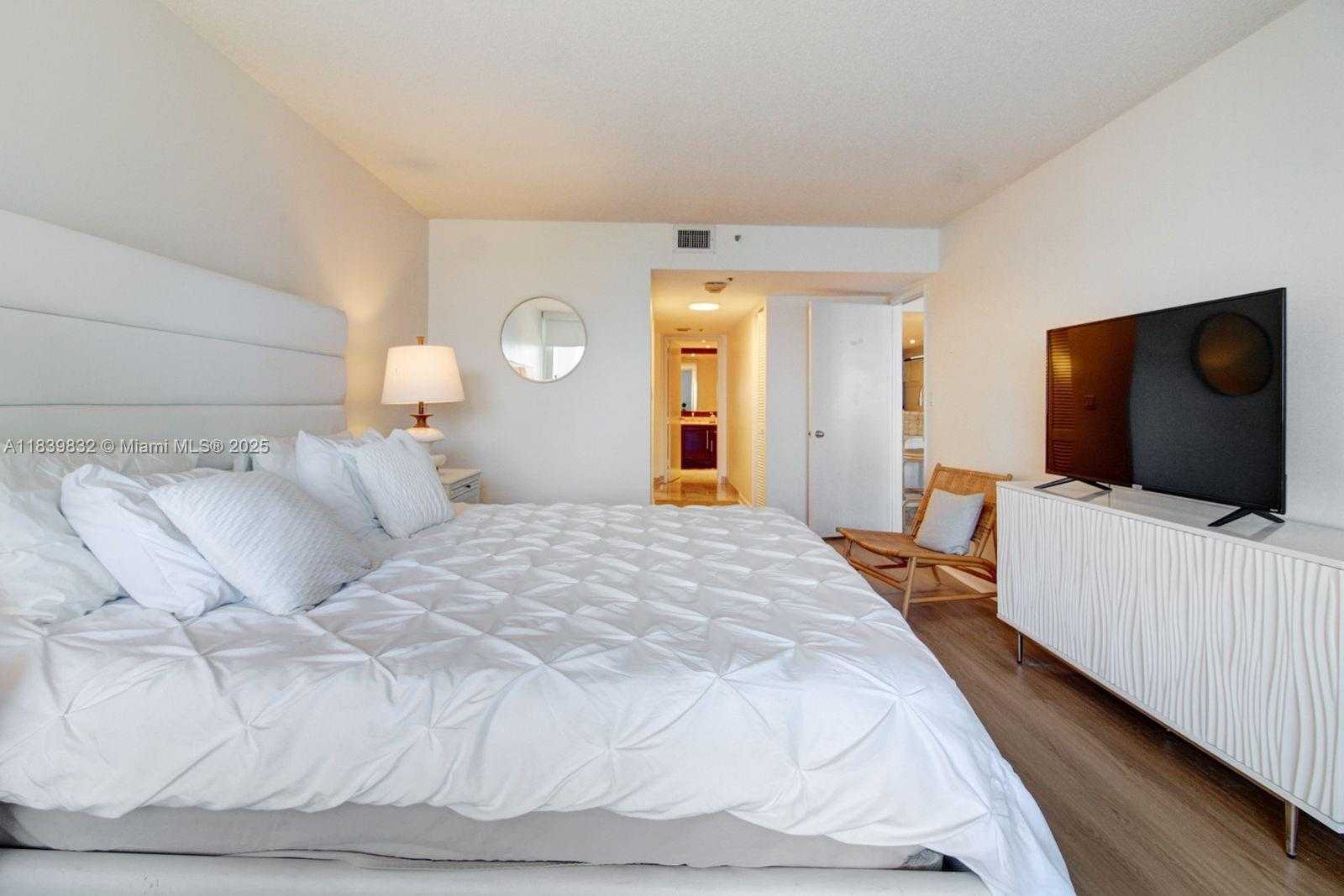 Small Image of 1717 NORTH BAYSHORE DR #A-2635, Miami Number 14