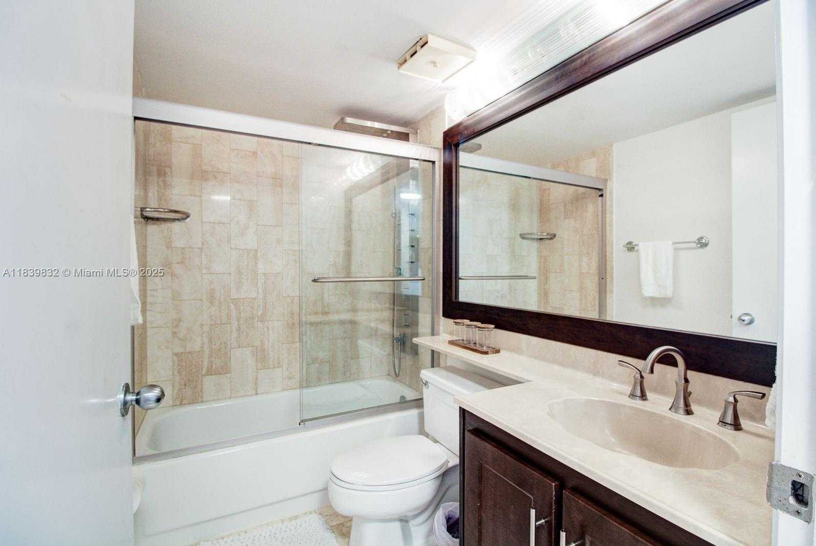 Small Image of 1717 NORTH BAYSHORE DR #A-2635, Miami Number 19