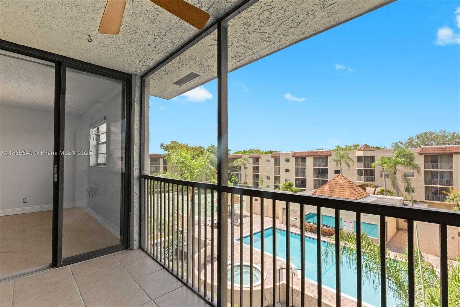 Small Image of 10501 WEST BROWARD BLVD #407, Plantation Number 13