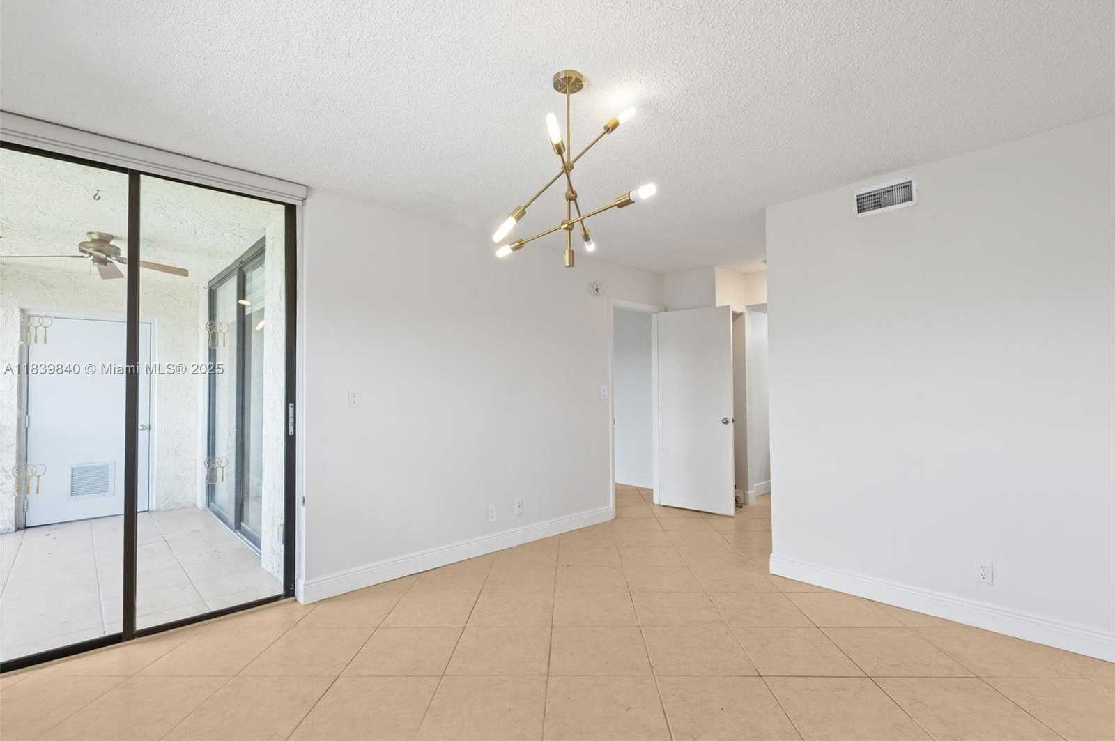 Small Image of 10501 WEST BROWARD BLVD #407, Plantation Number 16