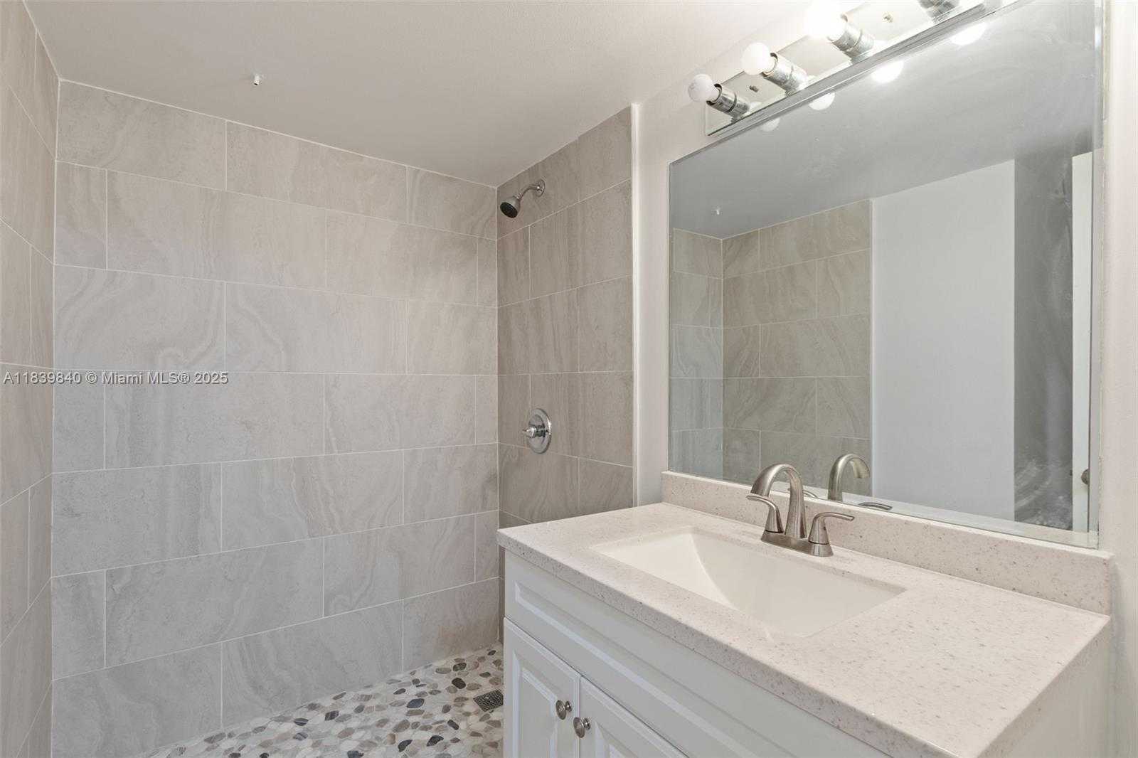 Small Image of 10501 WEST BROWARD BLVD #407, Plantation Number 23