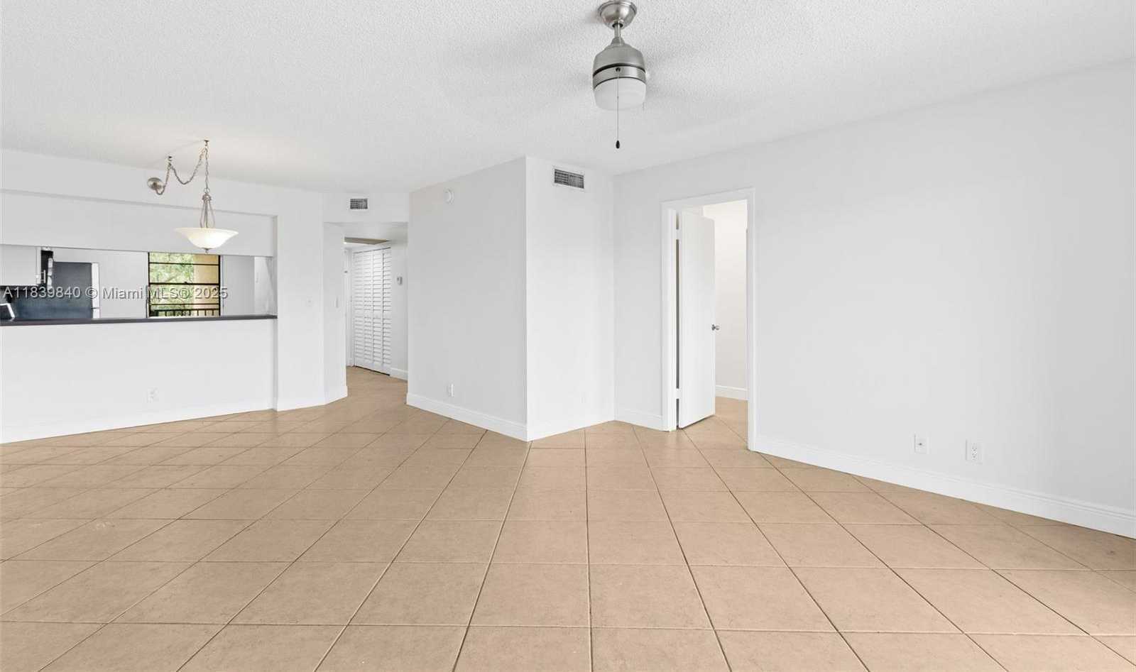 Small Image of 10501 WEST BROWARD BLVD #407, Plantation Number 4
