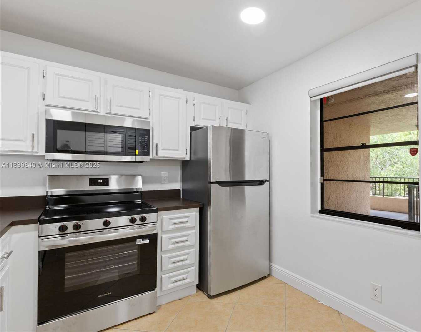 Small Image of 10501 WEST BROWARD BLVD #407, Plantation Number 8