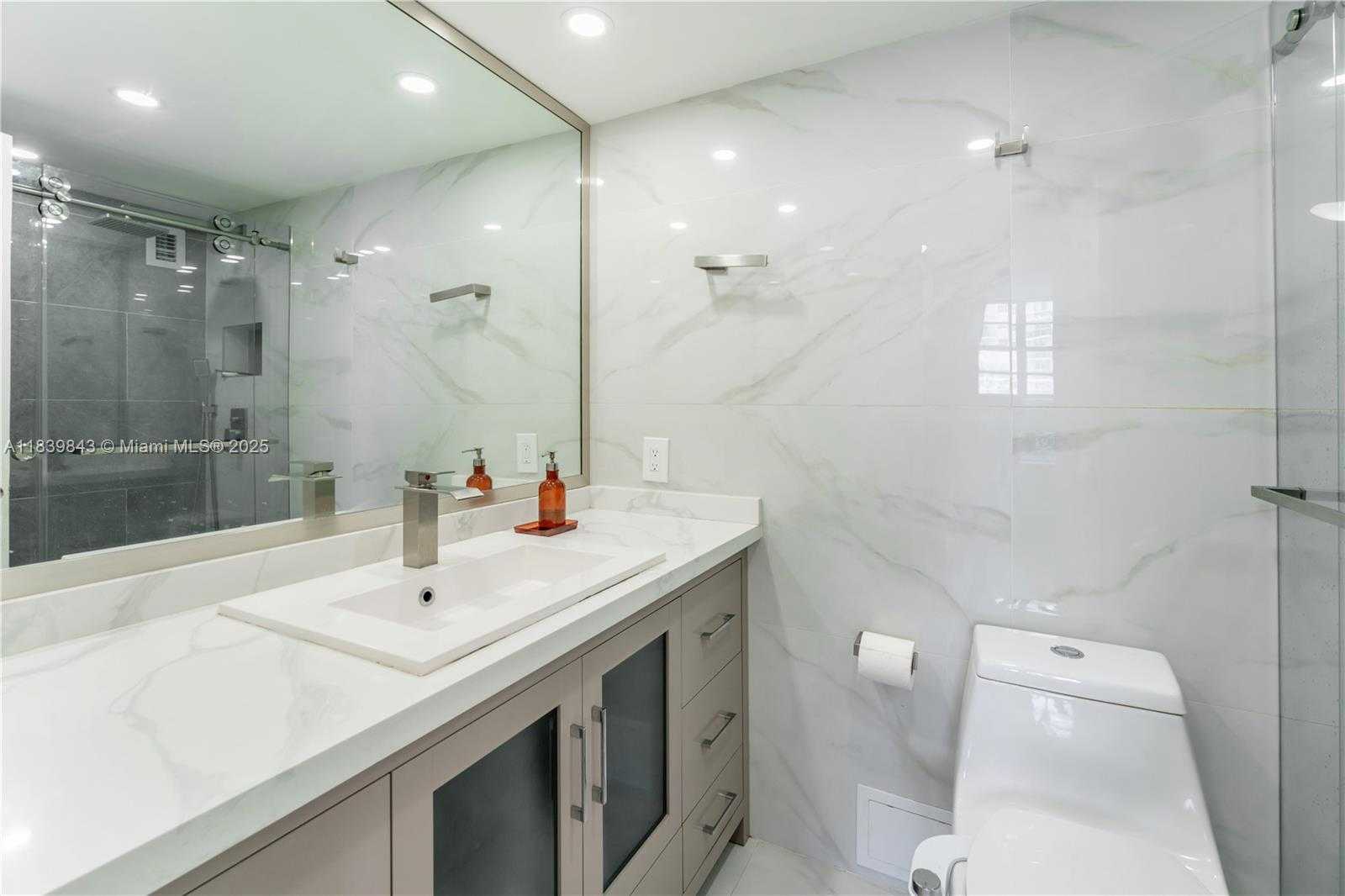 Small Image of 3901 SOUTH OCEAN DR #10C, Hollywood Number 9