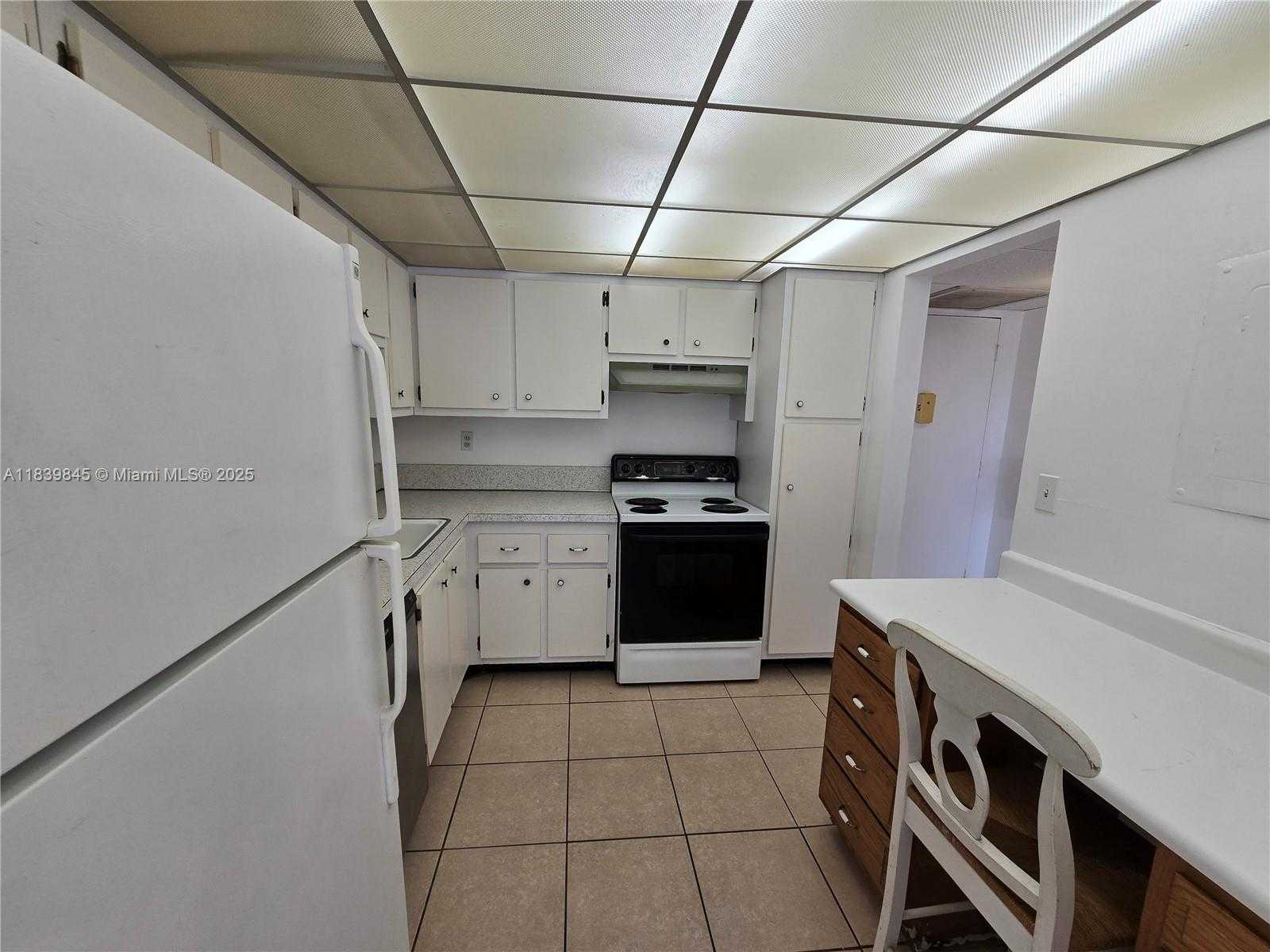Small Image of 2731 TAFT ST #102, Hollywood Number 2
