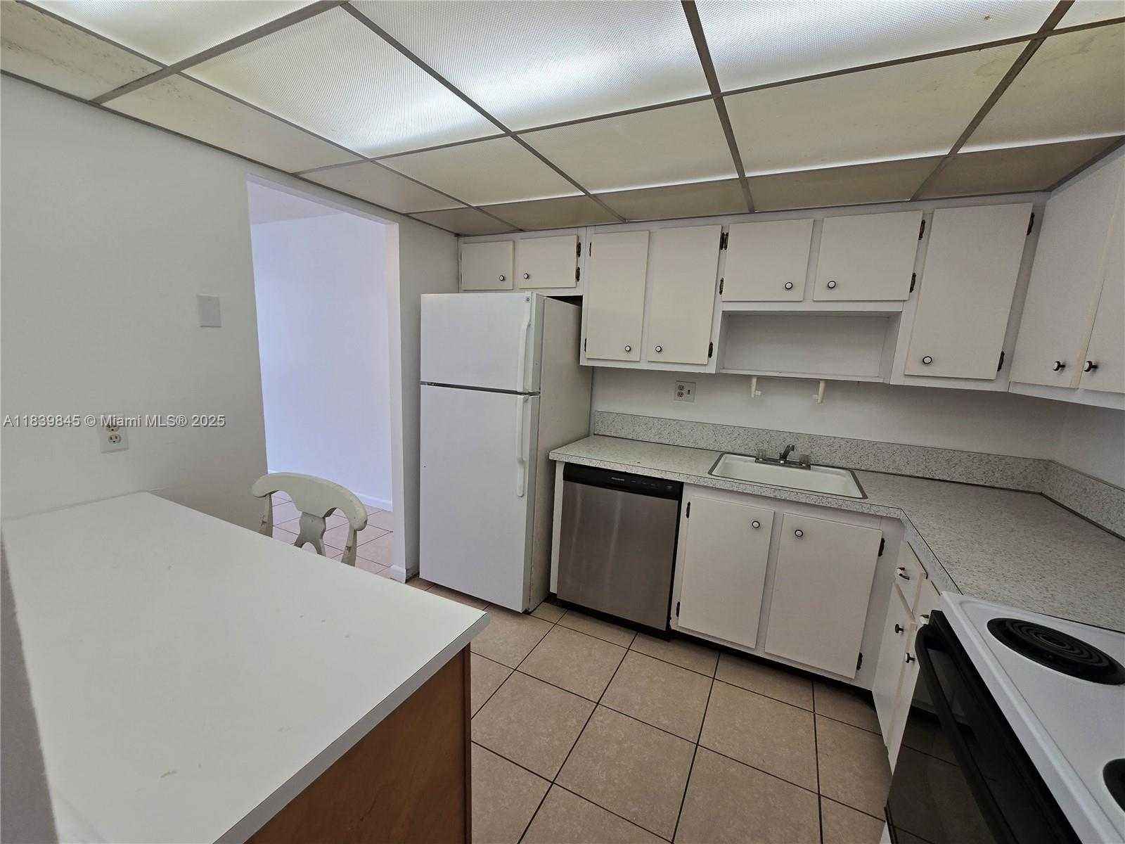 Small Image of 2731 TAFT ST #102, Hollywood Number 3