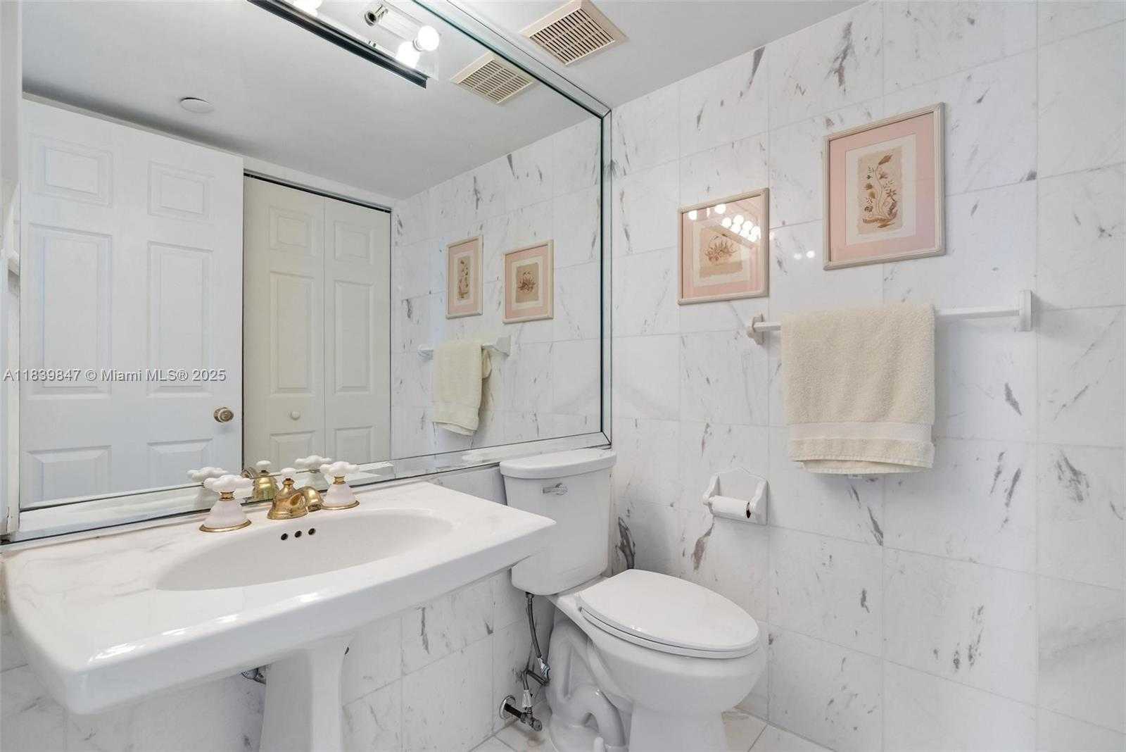 Small Image of 3530 MYSTIC POINTE DR #2014, Aventura Number 14