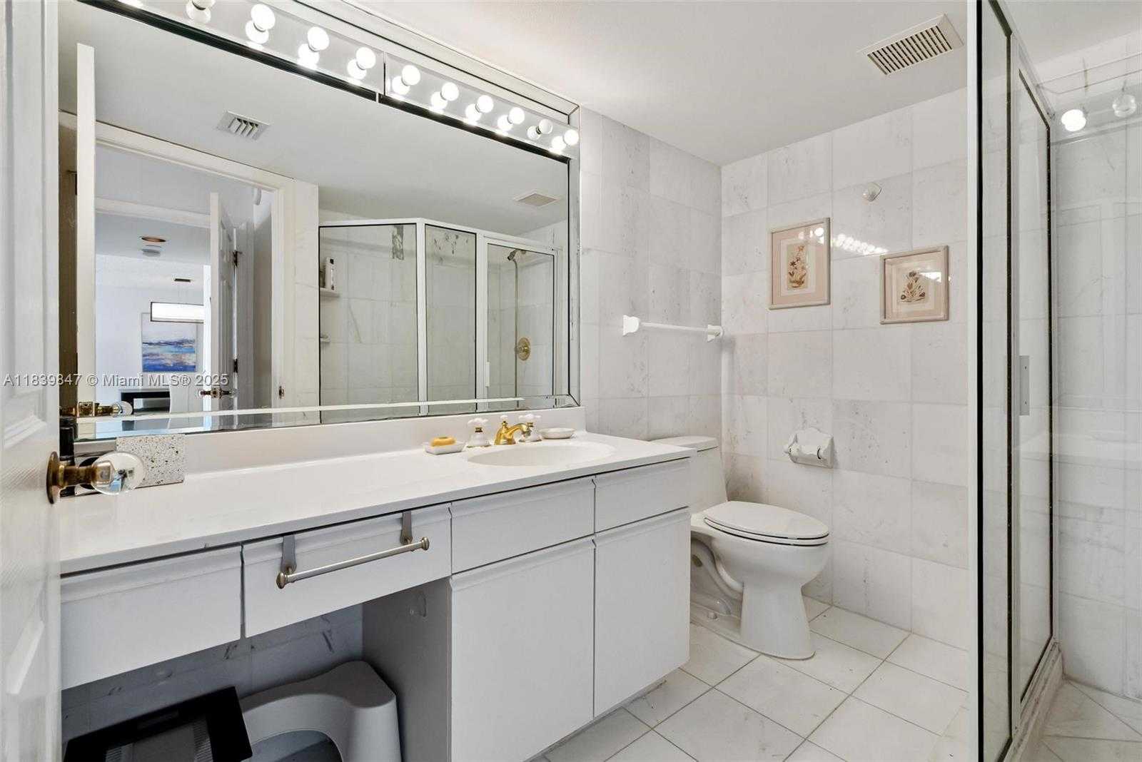 Small Image of 3530 MYSTIC POINTE DR #2014, Aventura Number 16