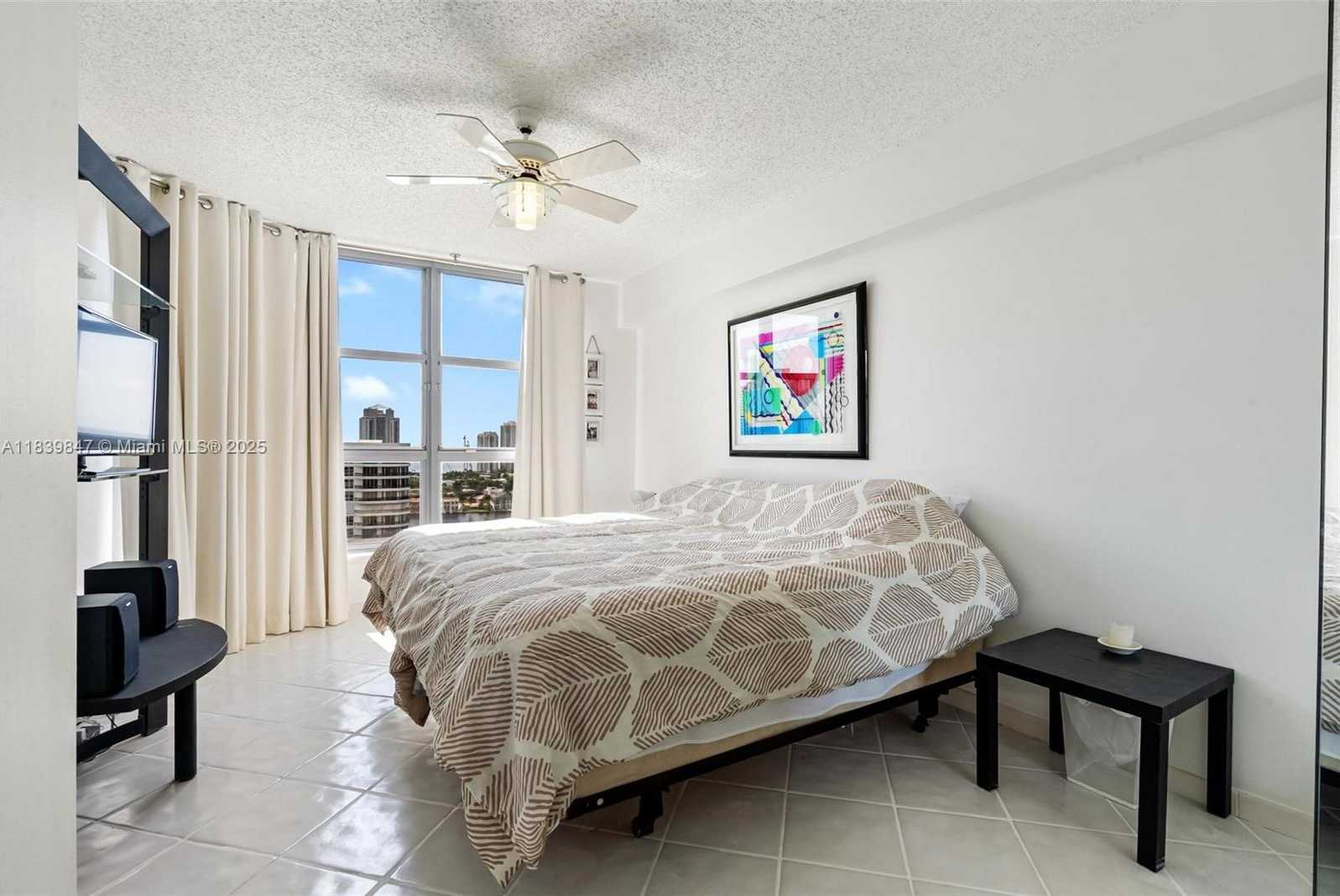 Small Image of 3530 MYSTIC POINTE DR #2014, Aventura Number 17