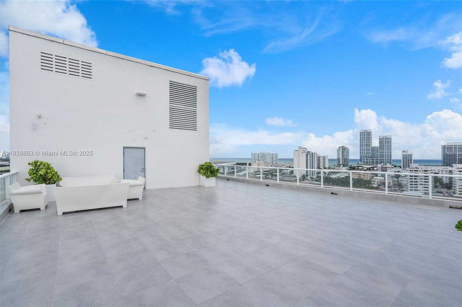 Small Image of 900 BAY DR #718, Miami Beach Number 32