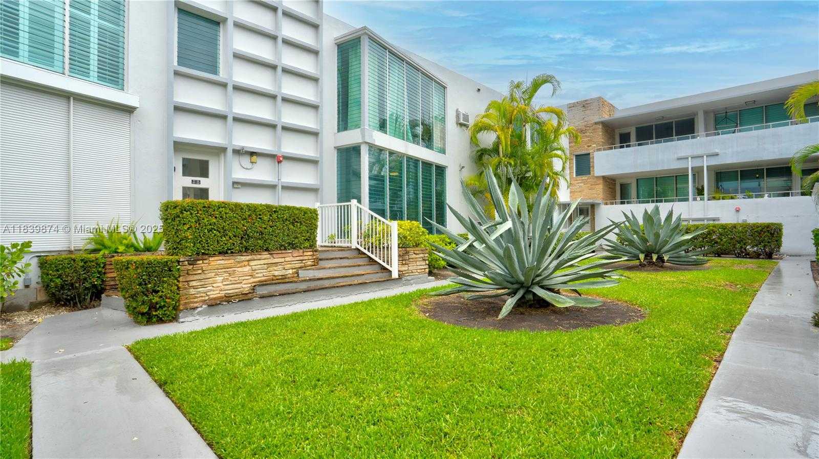 Small Image of 10178 COLLINS AVE #102, Bal Harbour Number 4
