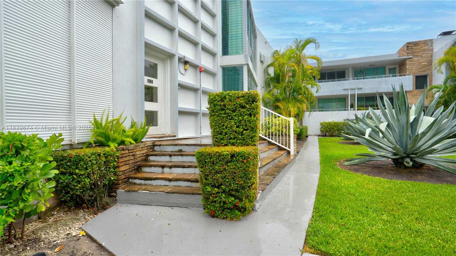 Small Image of 10178 COLLINS AVE #102, Bal Harbour Number 5