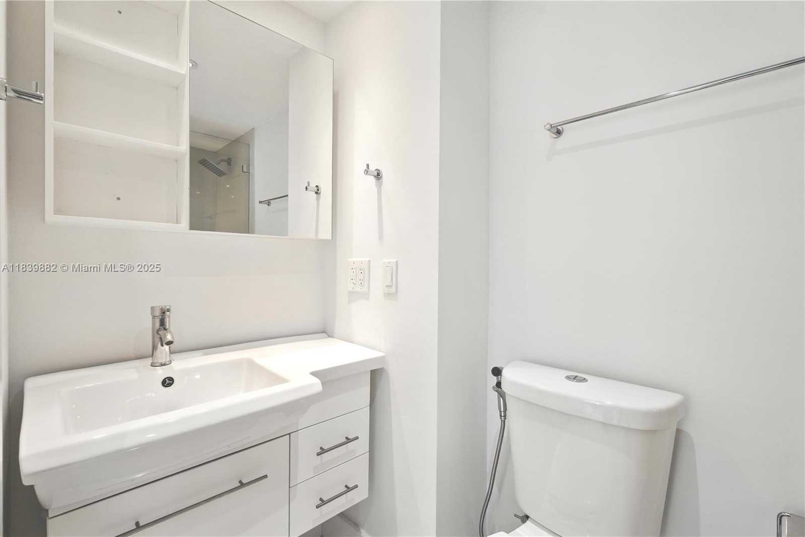 Small Image of 200 SOUTH EAST 15TH RD #9I, Miami Number 16