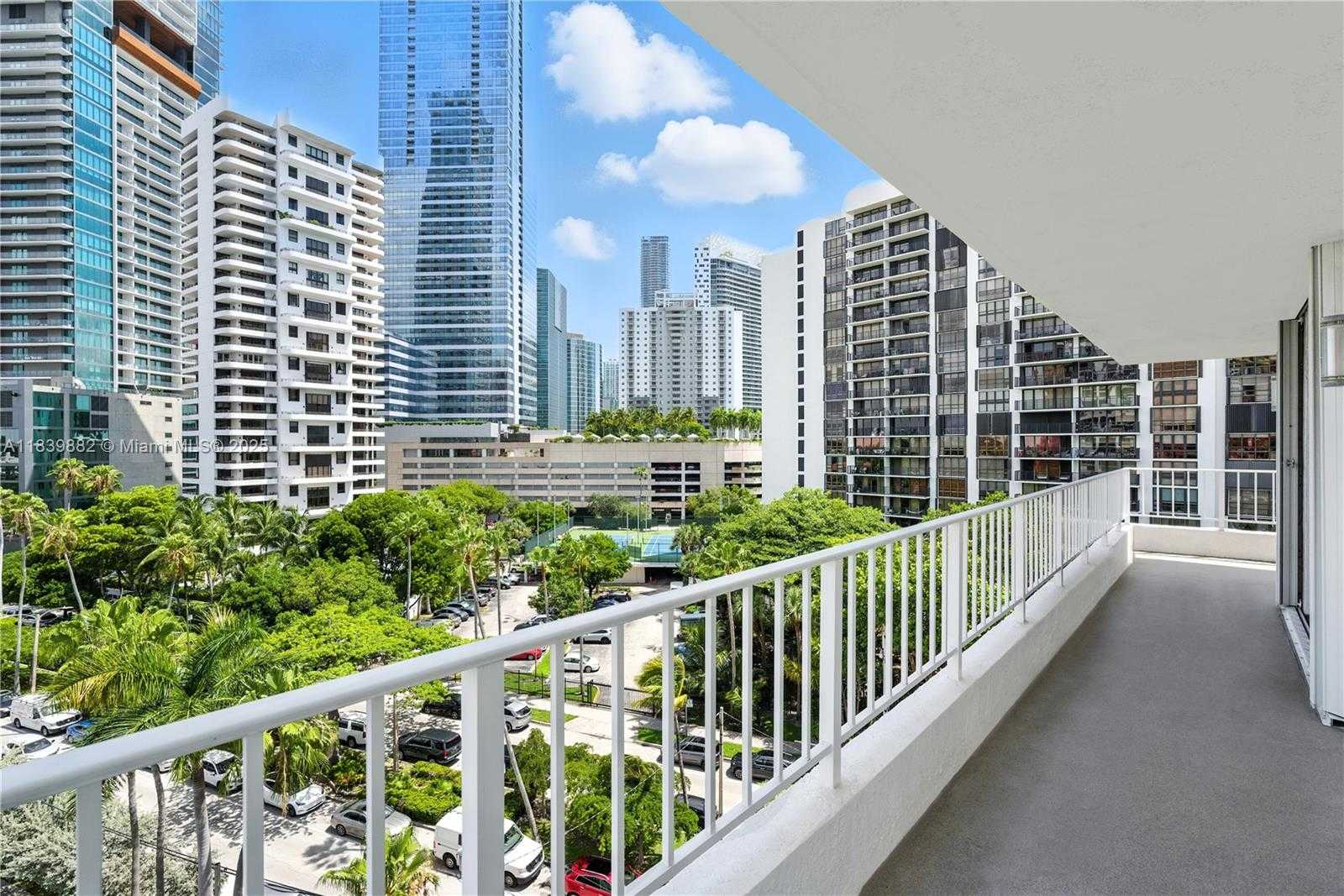 Small Image of 200 SOUTH EAST 15TH RD #9I, Miami Number 3
