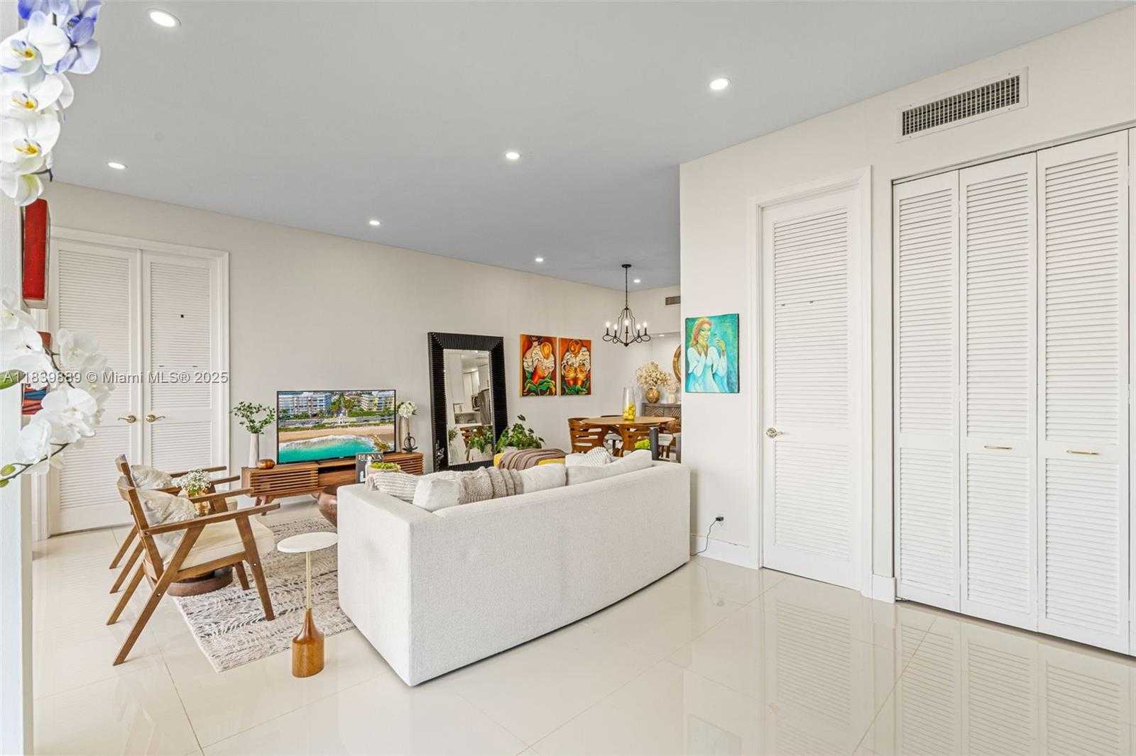 Small Image of 20379 WEST COUNTRY CLUB DR #PH38, Aventura Number 10