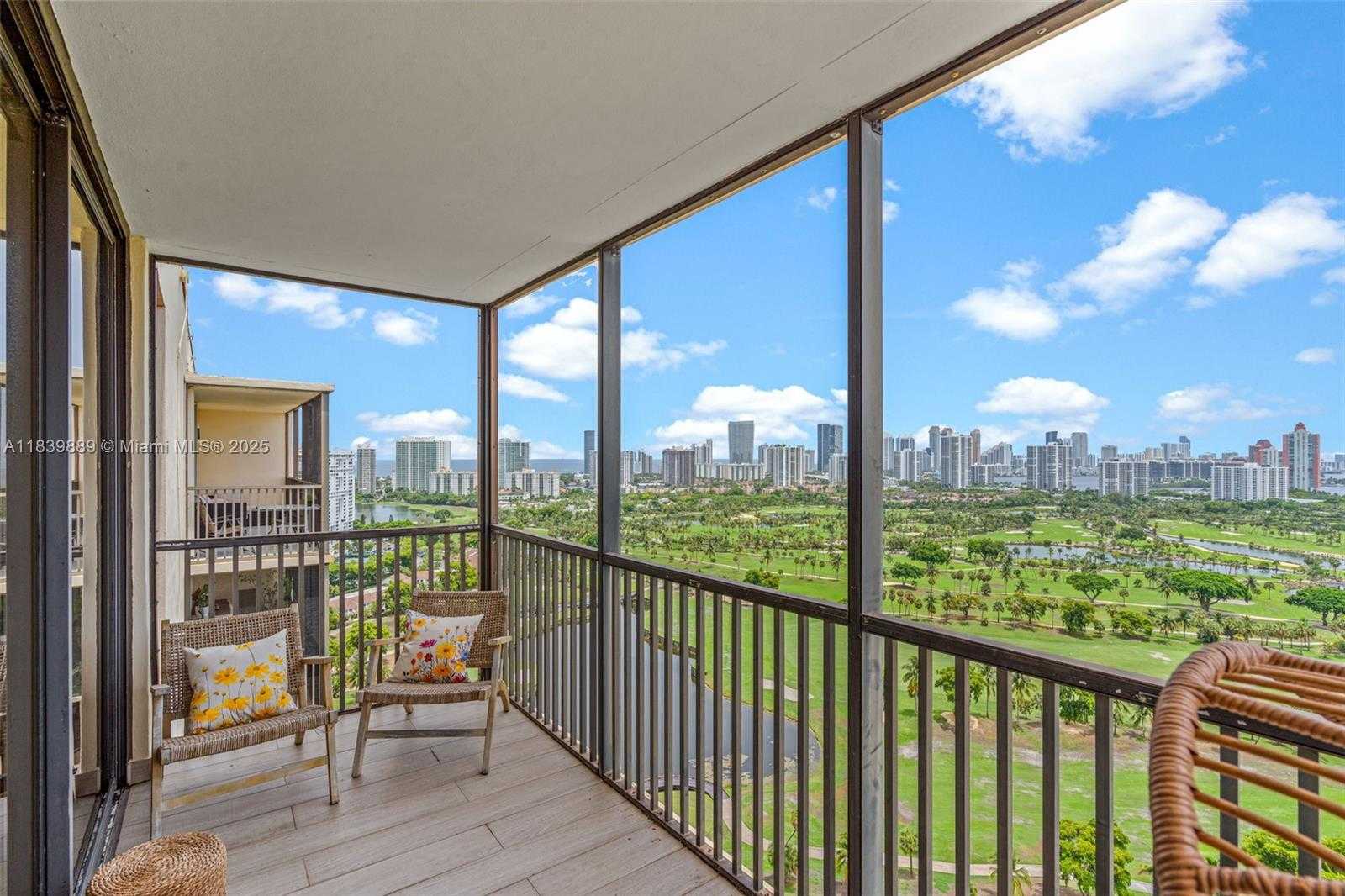 Small Image of 20379 WEST COUNTRY CLUB DR #PH38, Aventura Number 16