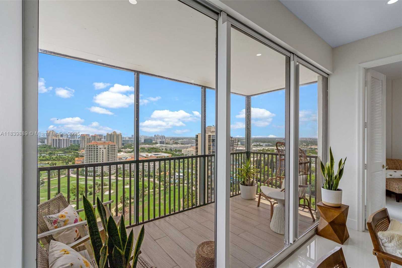 Small Image of 20379 WEST COUNTRY CLUB DR #PH38, Aventura Number 17