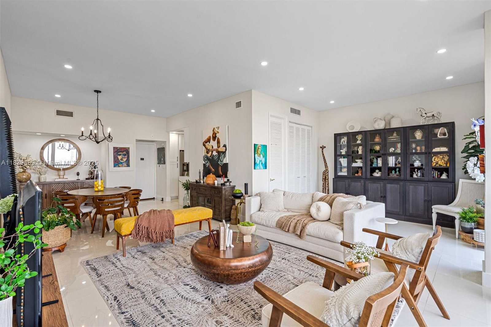 Small Image of 20379 WEST COUNTRY CLUB DR #PH38, Aventura Number 2