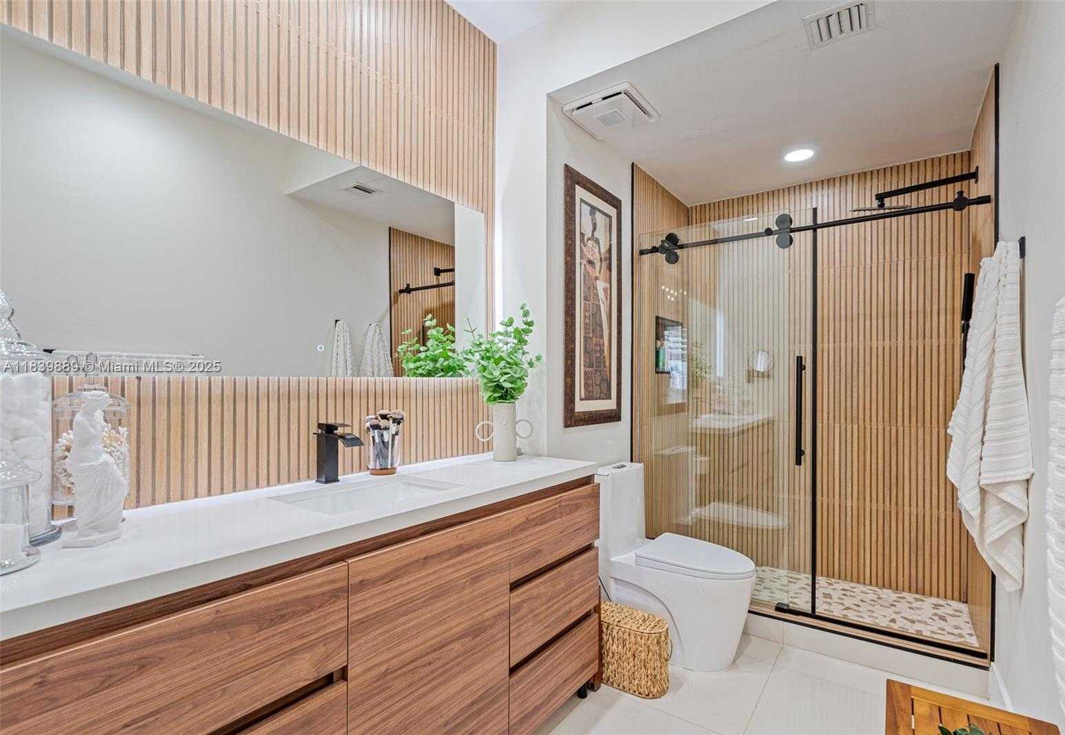 Small Image of 20379 WEST COUNTRY CLUB DR #PH38, Aventura Number 21