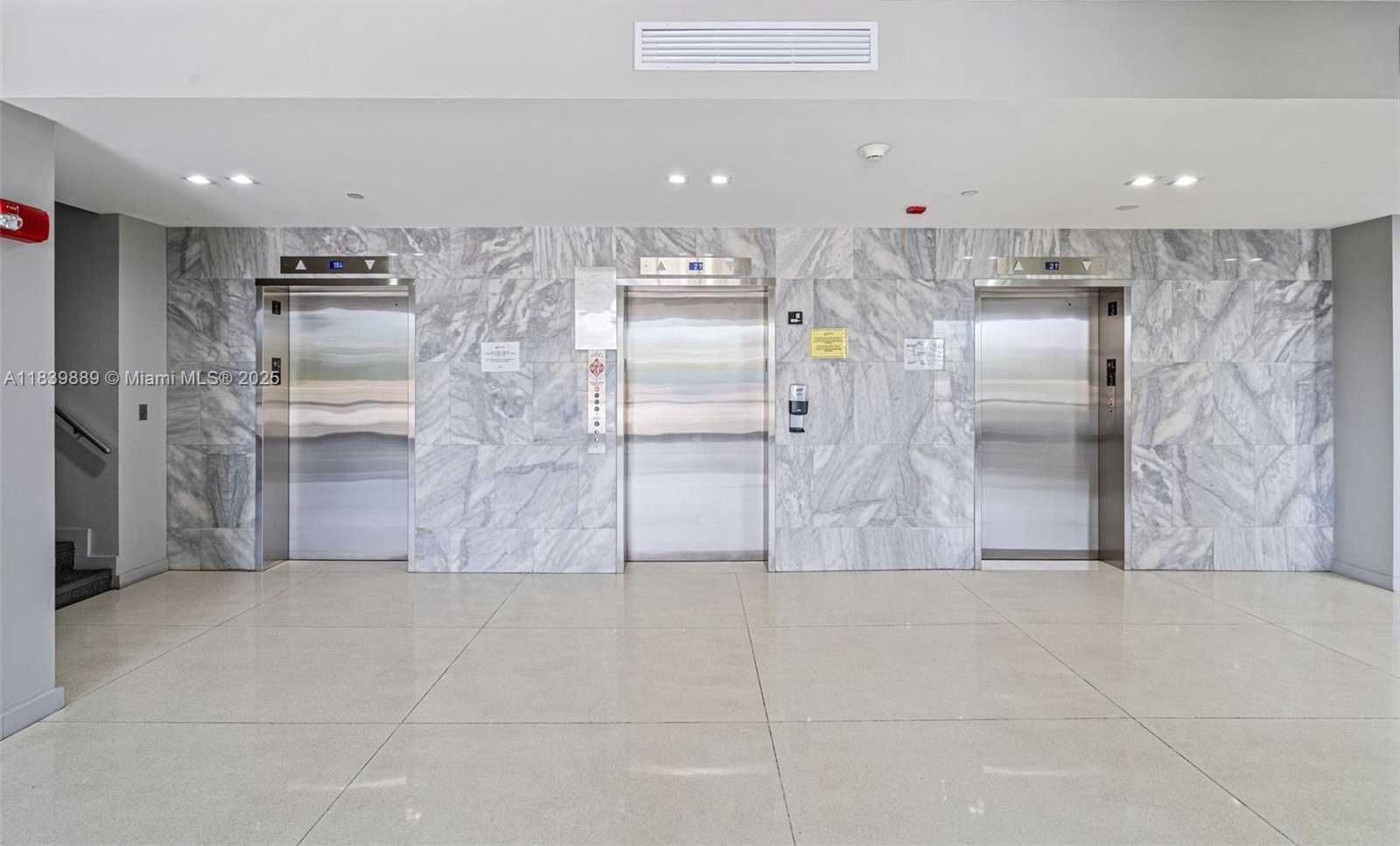 Small Image of 20379 WEST COUNTRY CLUB DR #PH38, Aventura Number 27