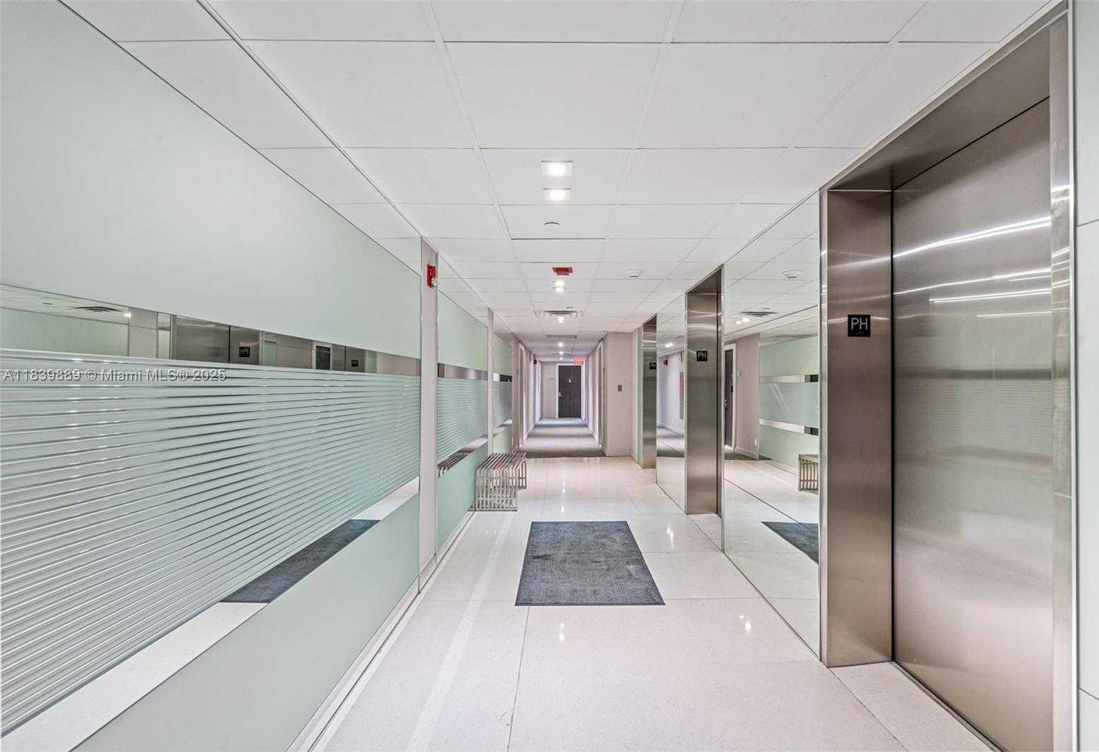Small Image of 20379 WEST COUNTRY CLUB DR #PH38, Aventura Number 28