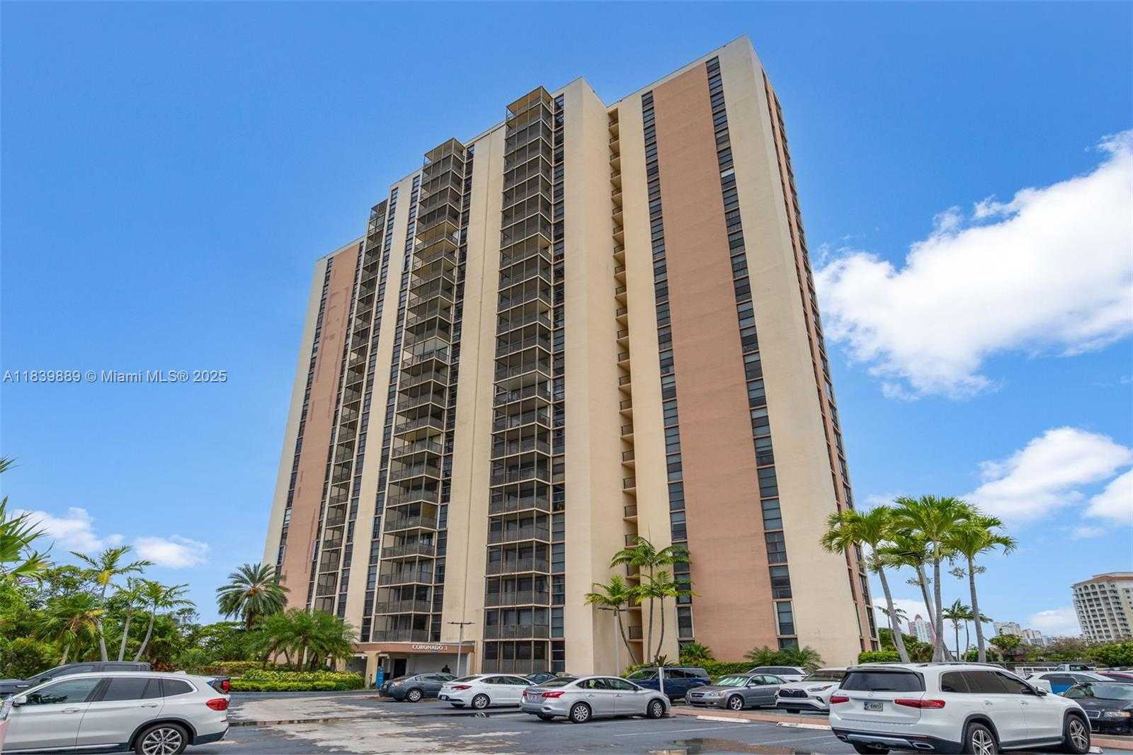 Small Image of 20379 WEST COUNTRY CLUB DR #PH38, Aventura Number 29