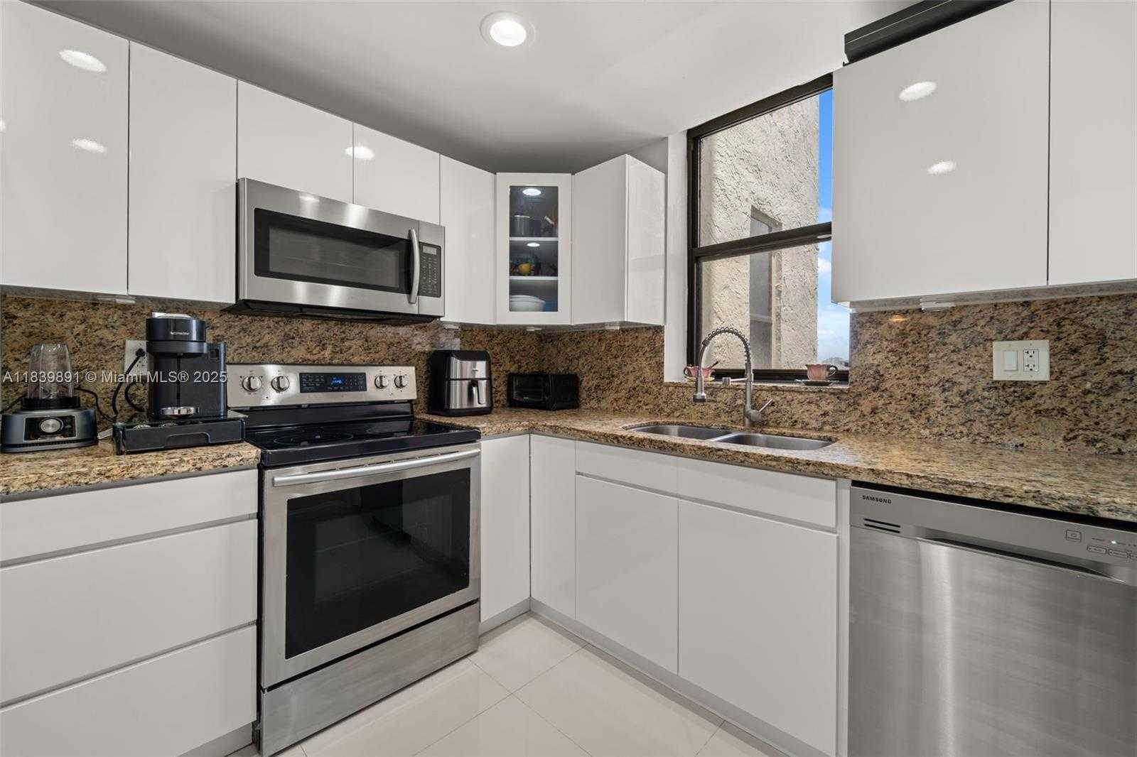 Small Image of 18181 NORTH EAST 31ST CT #1401, Aventura Number 10