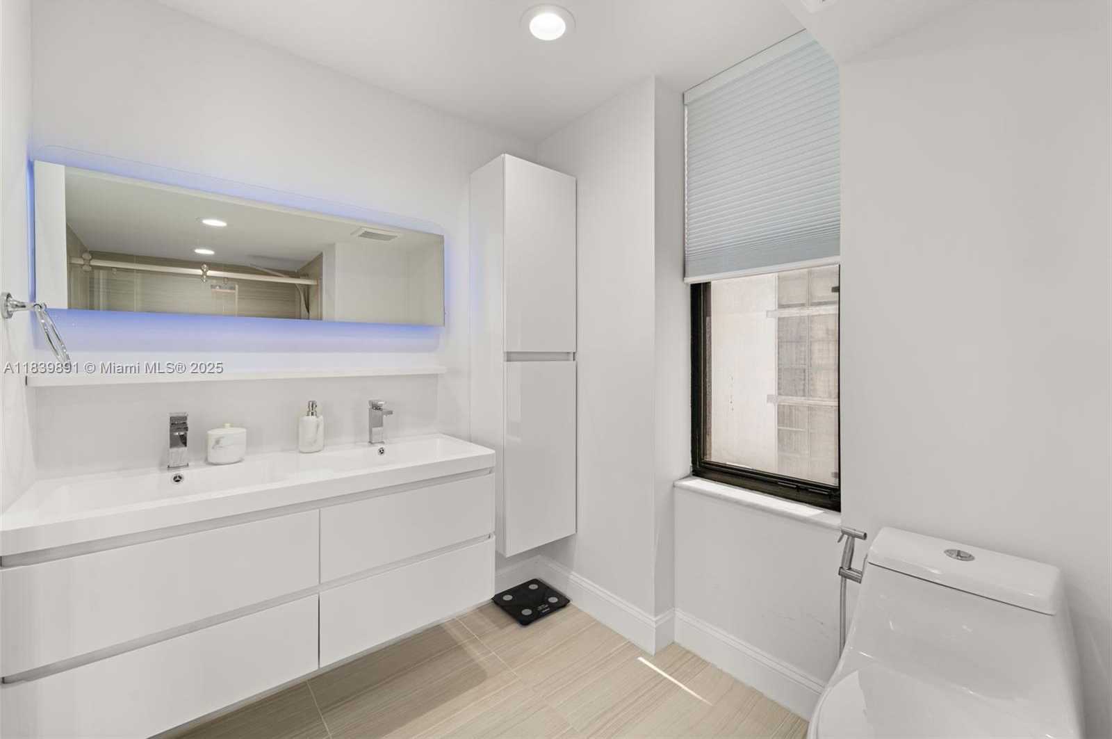 Small Image of 18181 NORTH EAST 31ST CT #1401, Aventura Number 13