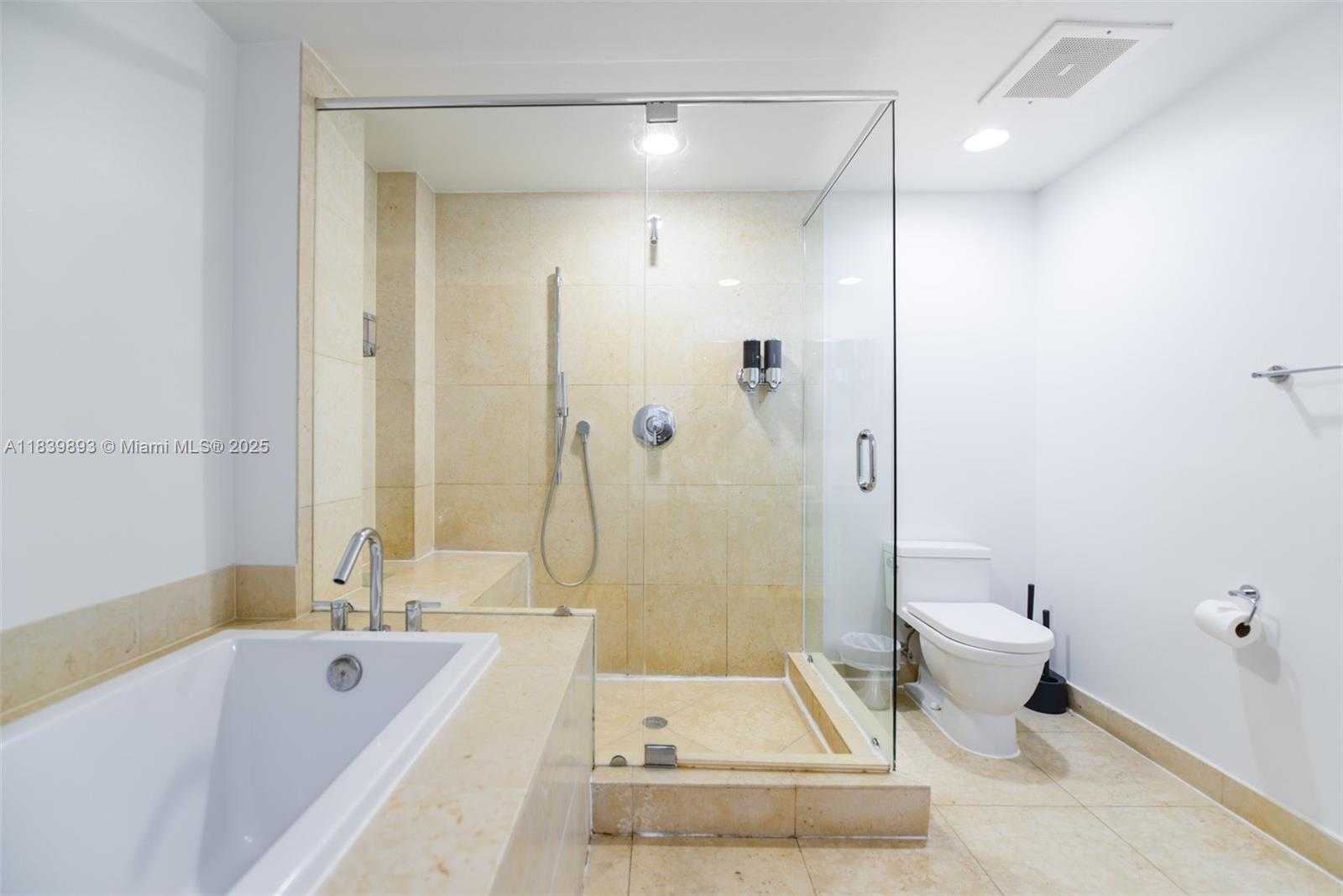 Small Image of 485 BRICKELL AVE #2908, Miami Number 13