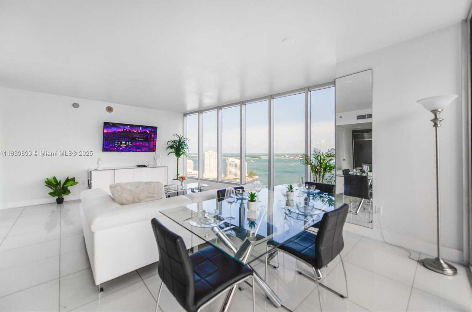 Small Image of 485 BRICKELL AVE #2908, Miami Number 5
