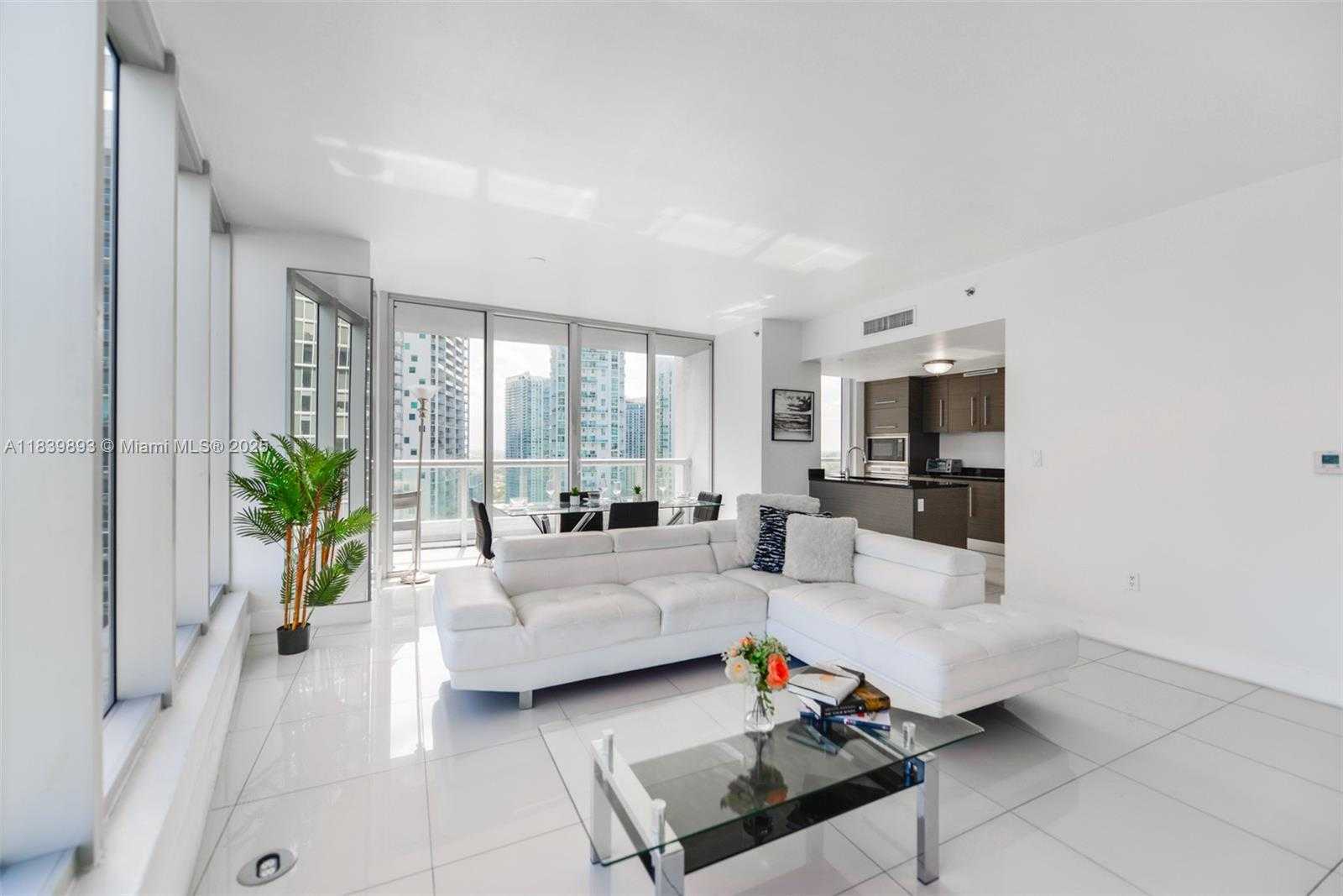 Small Image of 485 BRICKELL AVE #2908, Miami Number 6