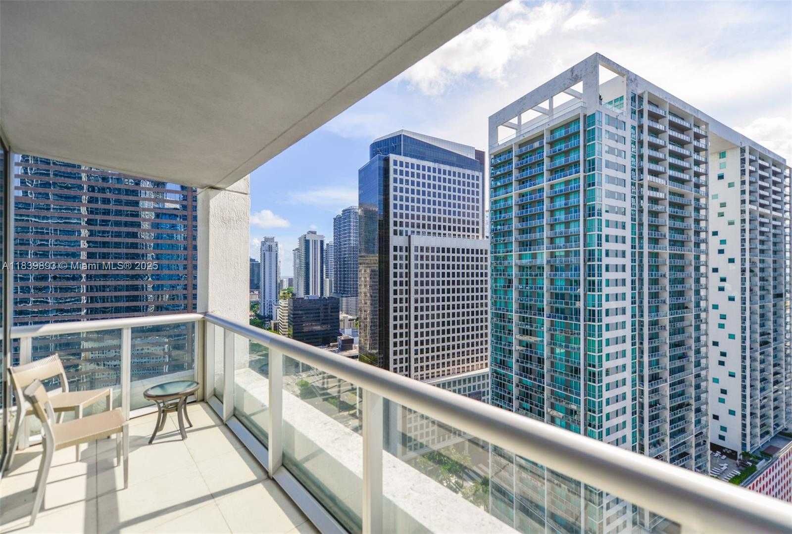 Small Image of 485 BRICKELL AVE #2908, Miami Number 7