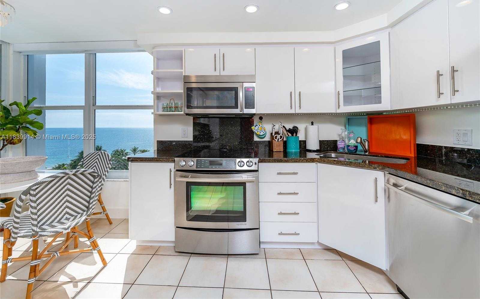 Small Image of 609 OCEAN DR #8G, Key Biscayne Number 11
