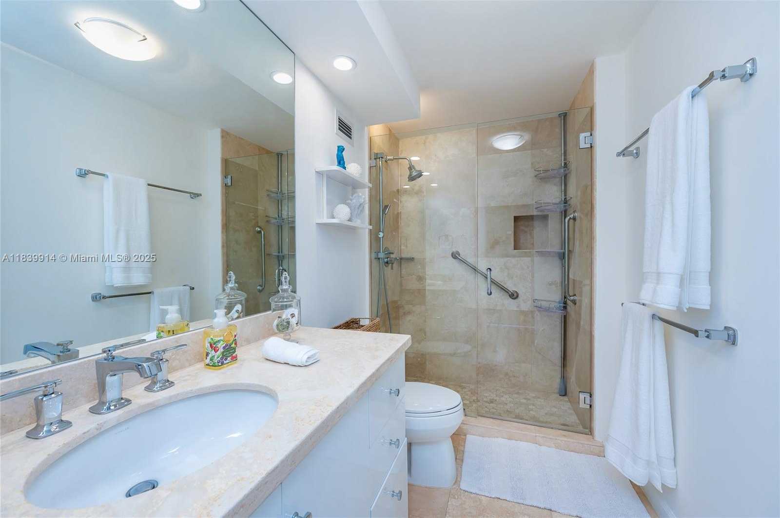 Small Image of 609 OCEAN DR #8G, Key Biscayne Number 21
