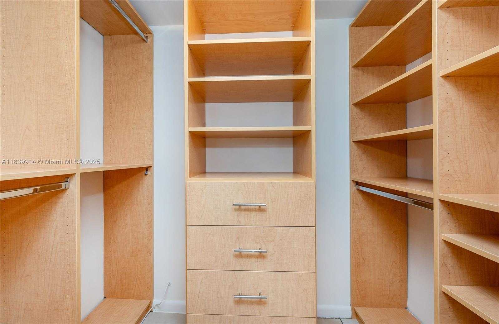 Small Image of 609 OCEAN DR #8G, Key Biscayne Number 22