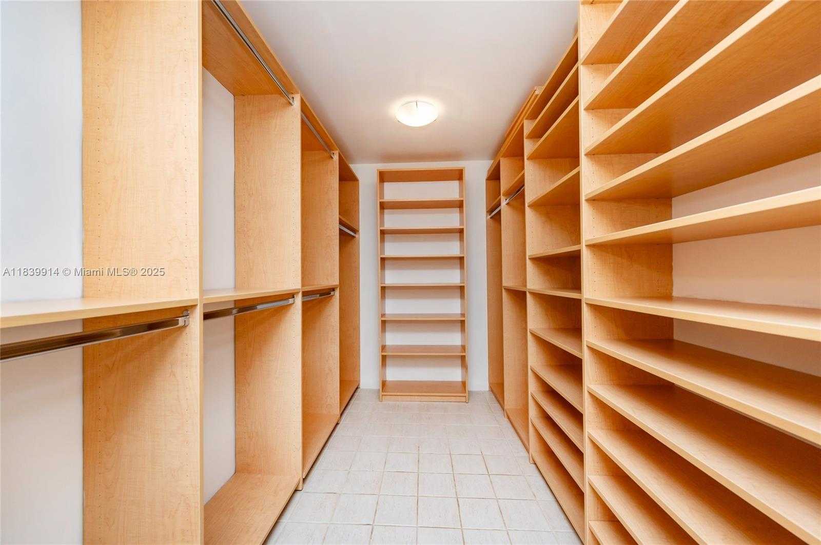 Small Image of 609 OCEAN DR #8G, Key Biscayne Number 23