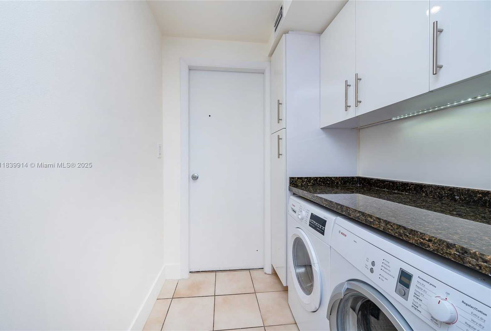 Small Image of 609 OCEAN DR #8G, Key Biscayne Number 25